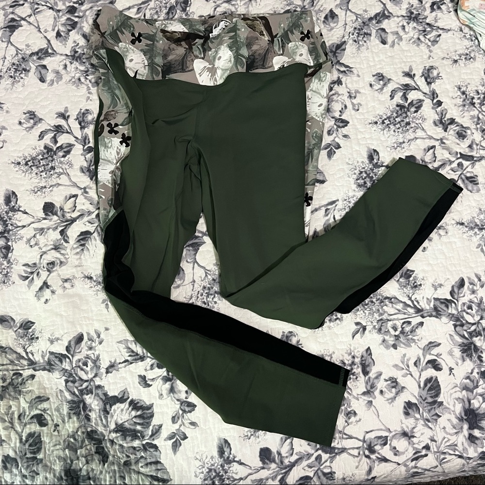 Jurassic world leggings